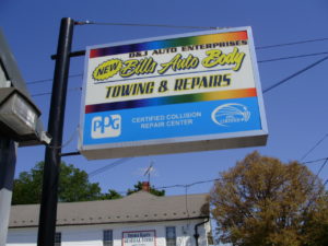 Bills Auto Body pylon sign